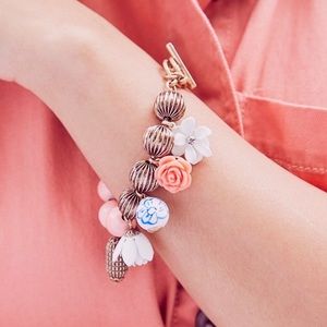 ‼️ ISO ‼️ Flora Japonica Chloe + Isabel